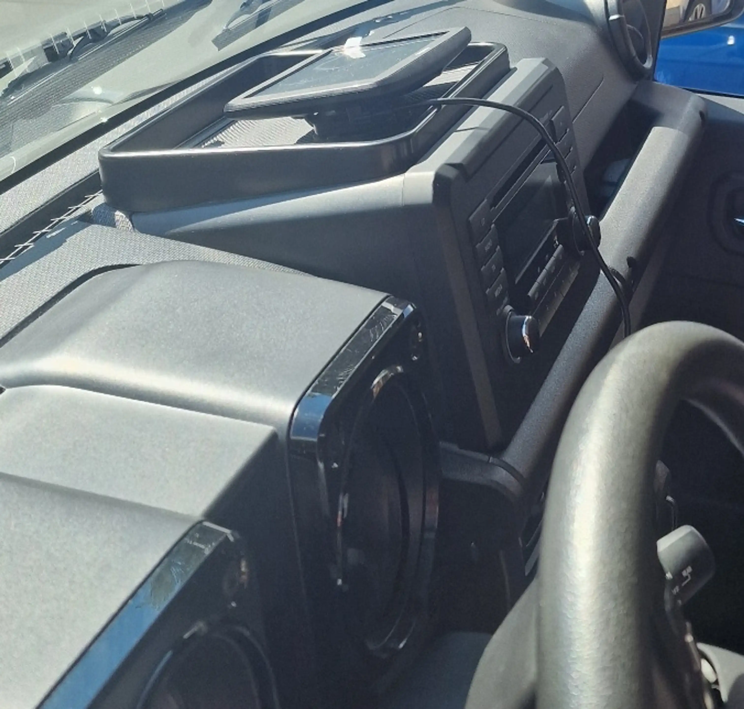 Suzuki Jimny "Horizon-Edition" wie NEU, NAVI, sehr viel Zubhör — photo 8
