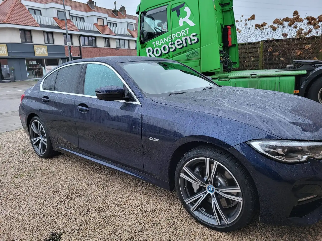 BMW 330