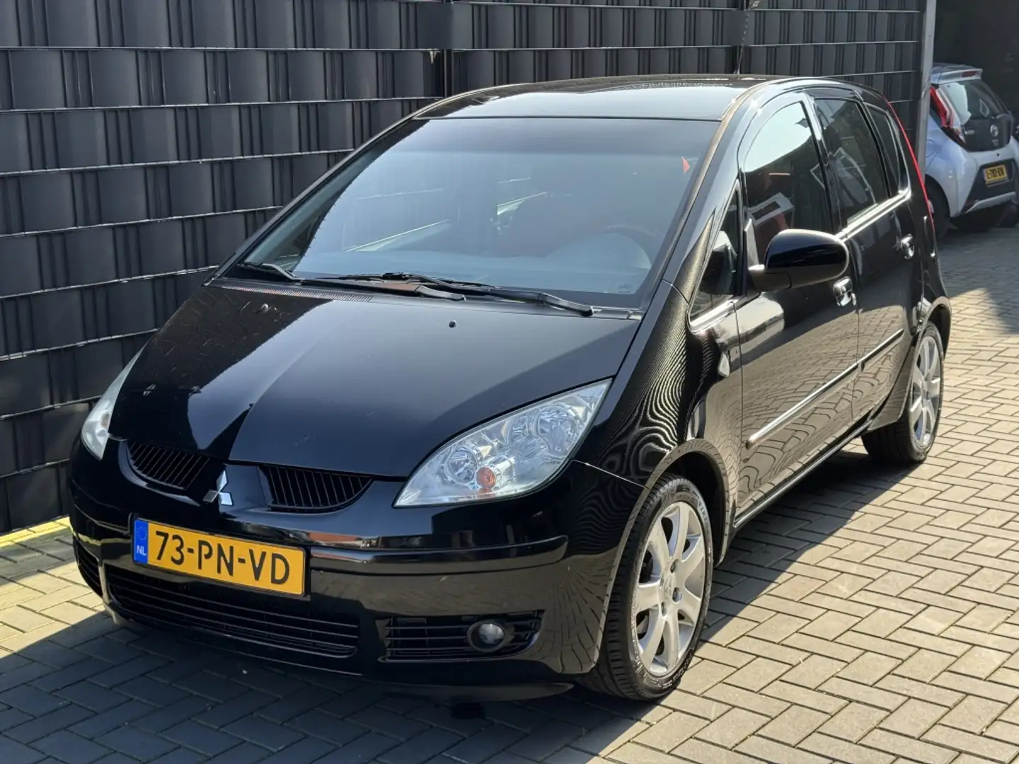Mitsubishi Colt 1.3 Instyle| AIRCO| ELEK PAKKET| 140DKM| DEALER ON Negru - 1