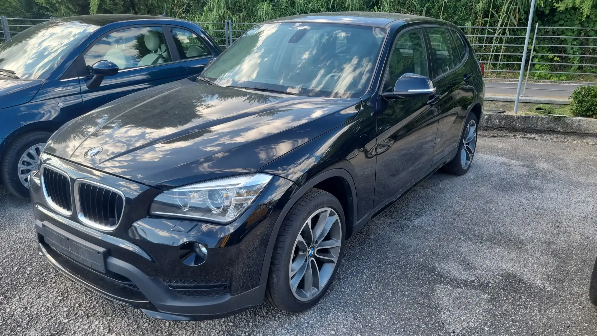BMW X1 X1 sdrive20d Attiva Noir - 1