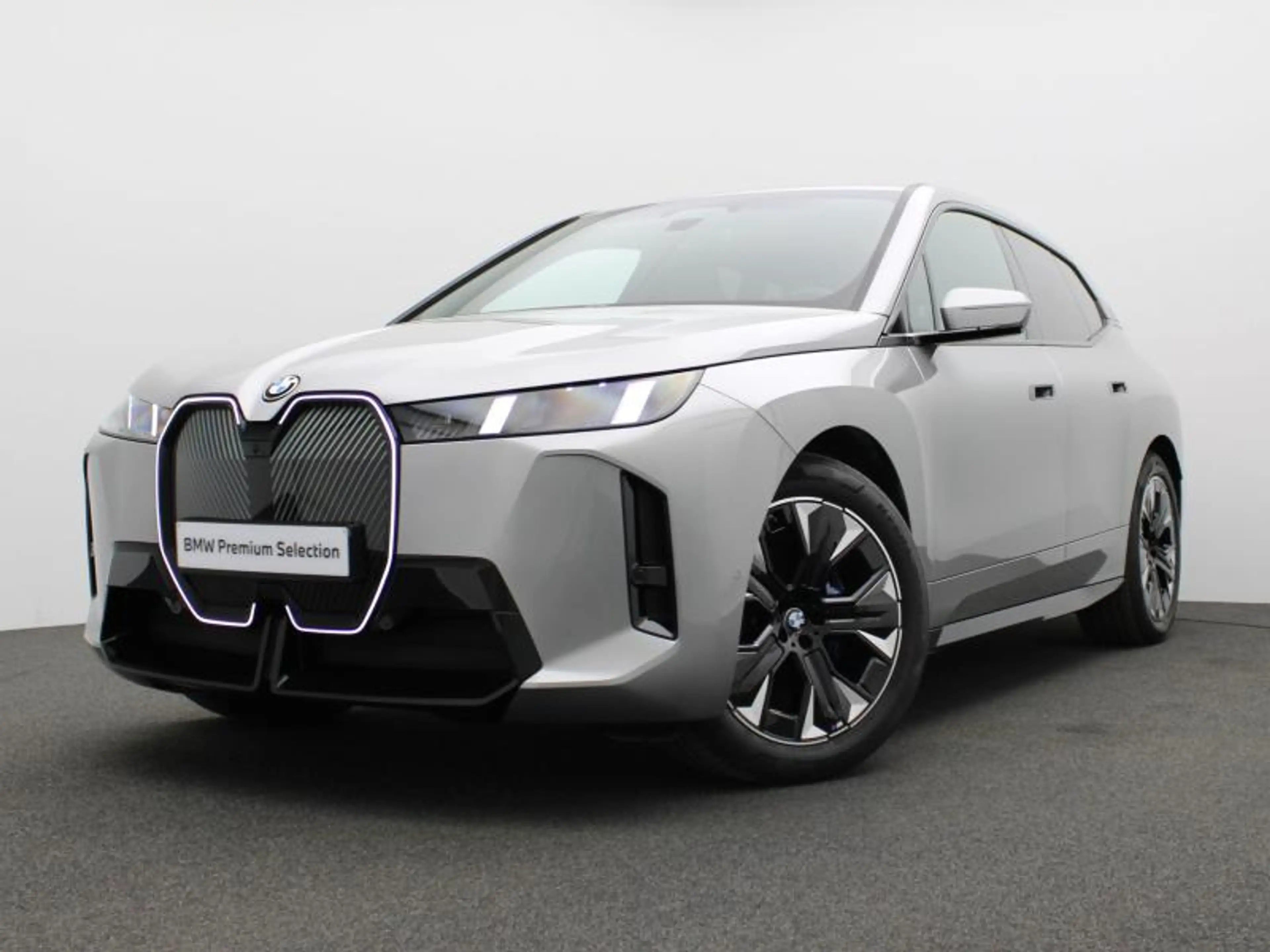 BMW iX M SPORT - HARMAN-KARDON - ACC - HAAK