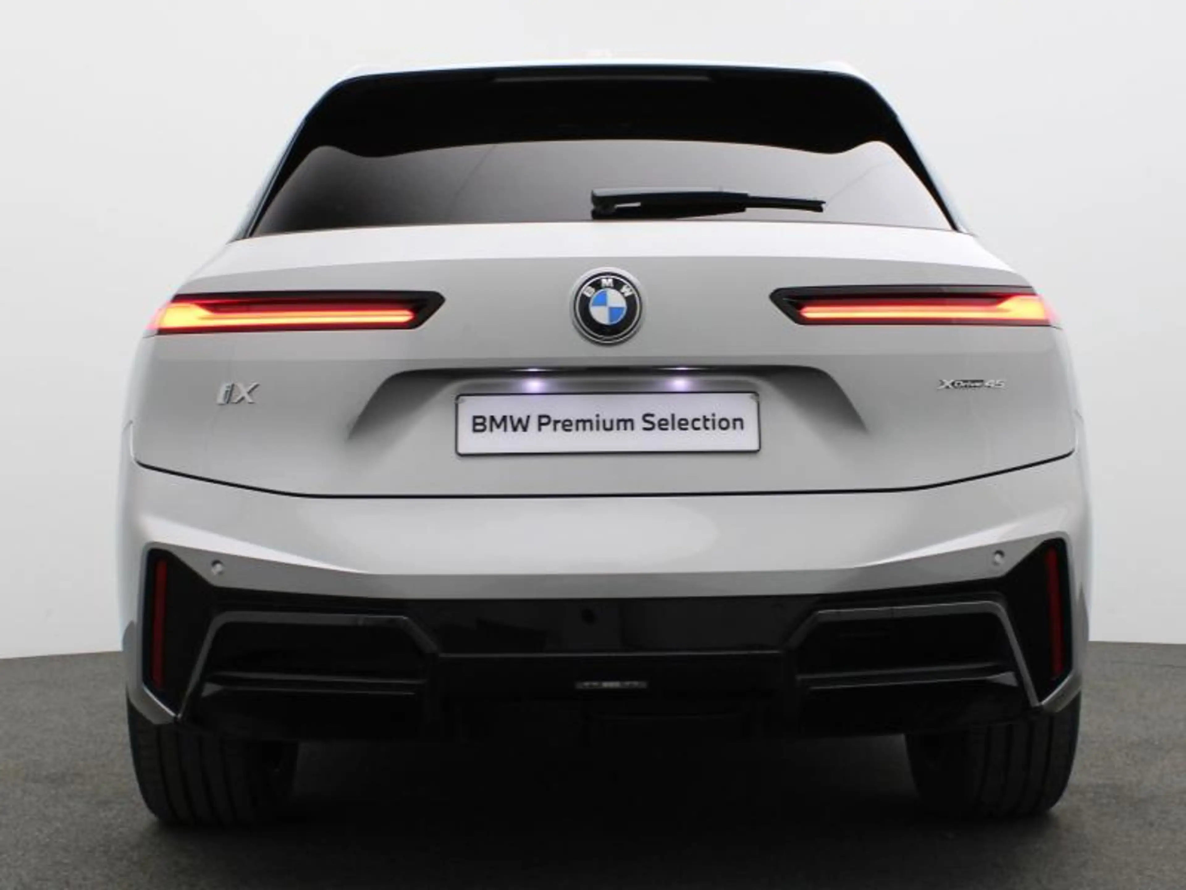 BMW iX M SPORT - HARMAN-KARDON - ACC - HAAK — photo 4