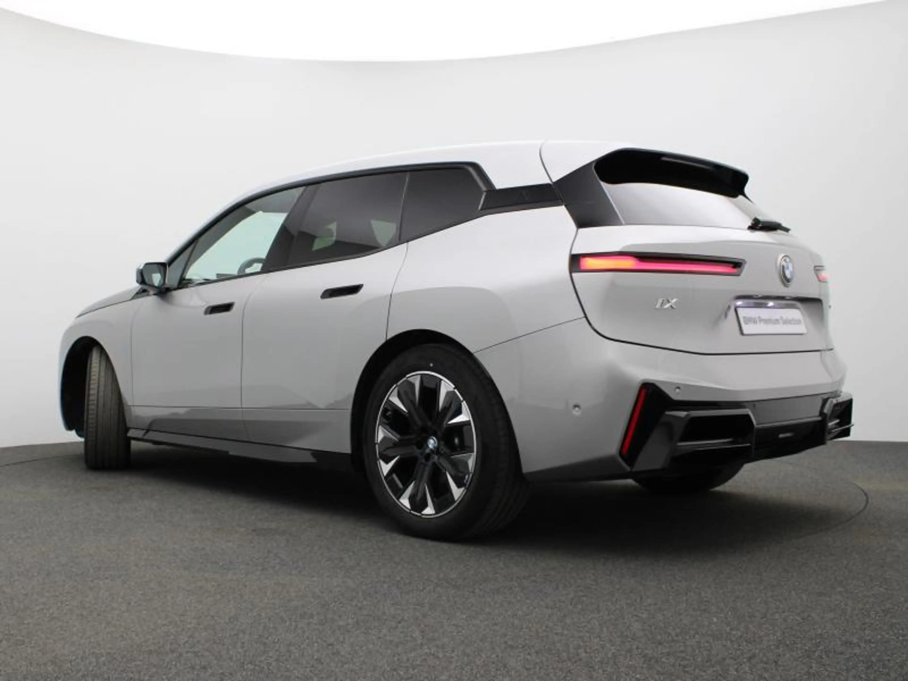 BMW iX M SPORT - HARMAN-KARDON - ACC - HAAK — photo 5