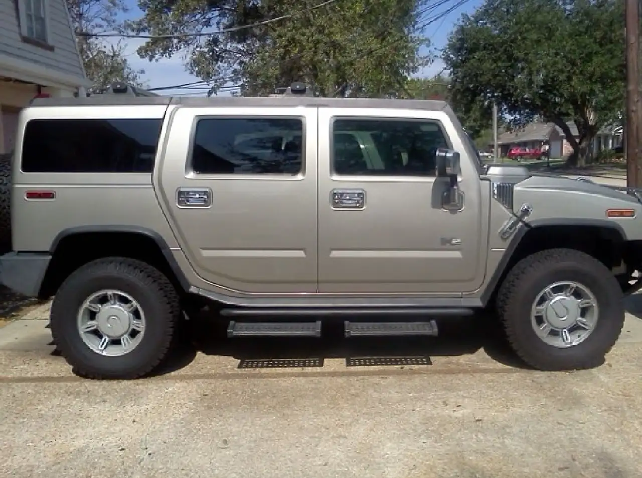 HUMMER H2