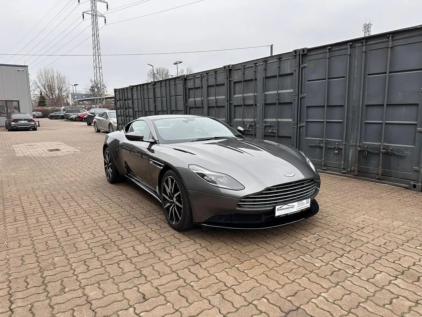 Aston Martin DB11 V12 Launch Edition Grau - 1