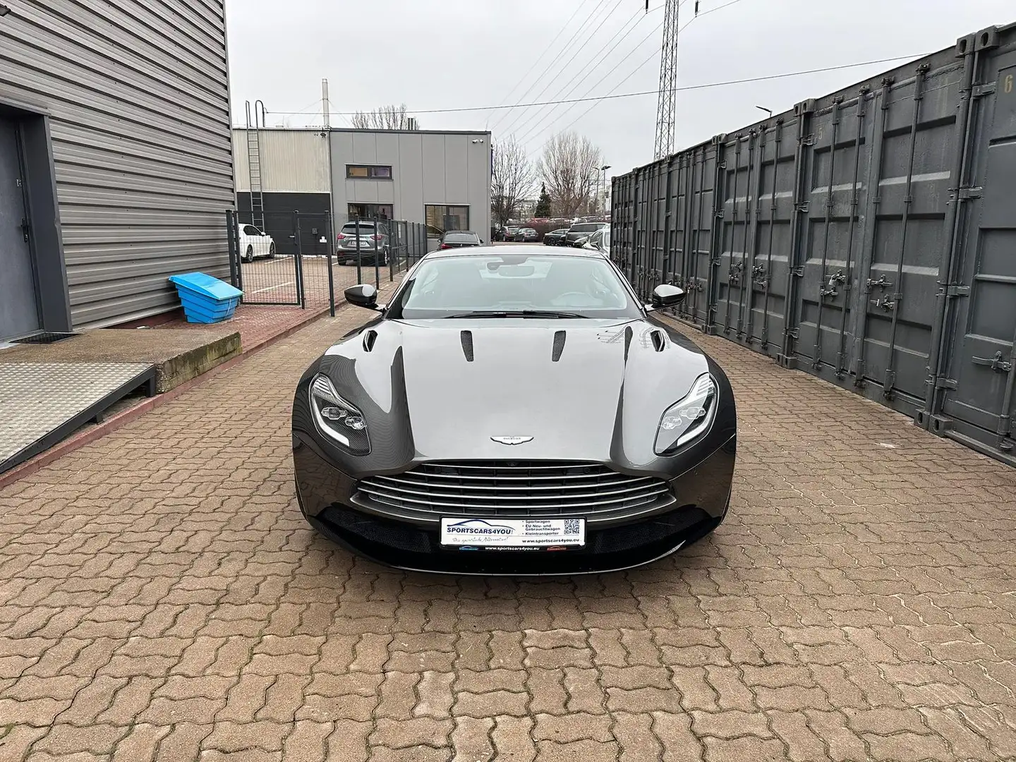 Aston Martin DB11 V12 Launch Edition Gris - 2