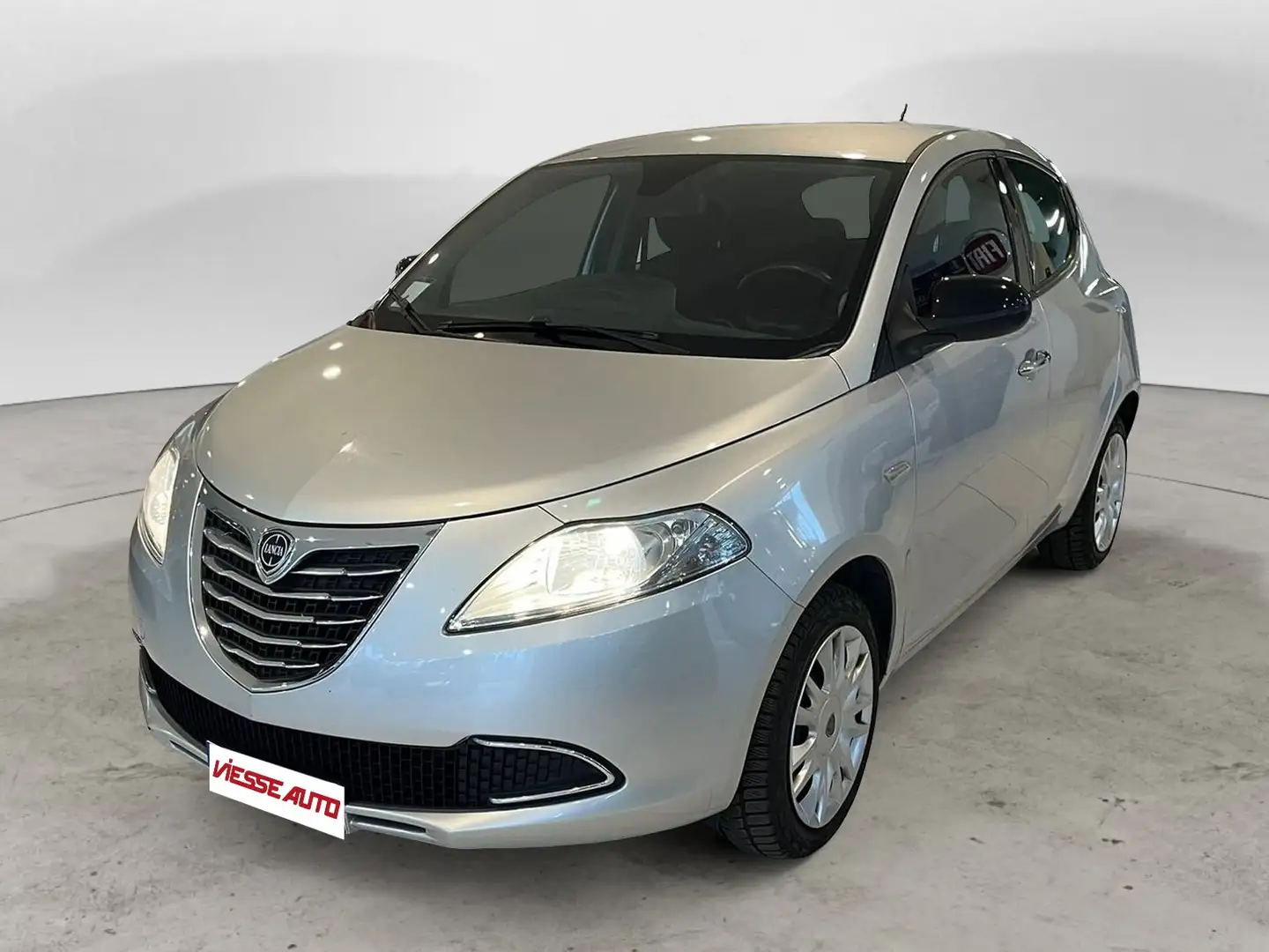 Lancia Ypsilon Ypsilon III 2011 1.2 8v Silver 69cv Argent - 1
