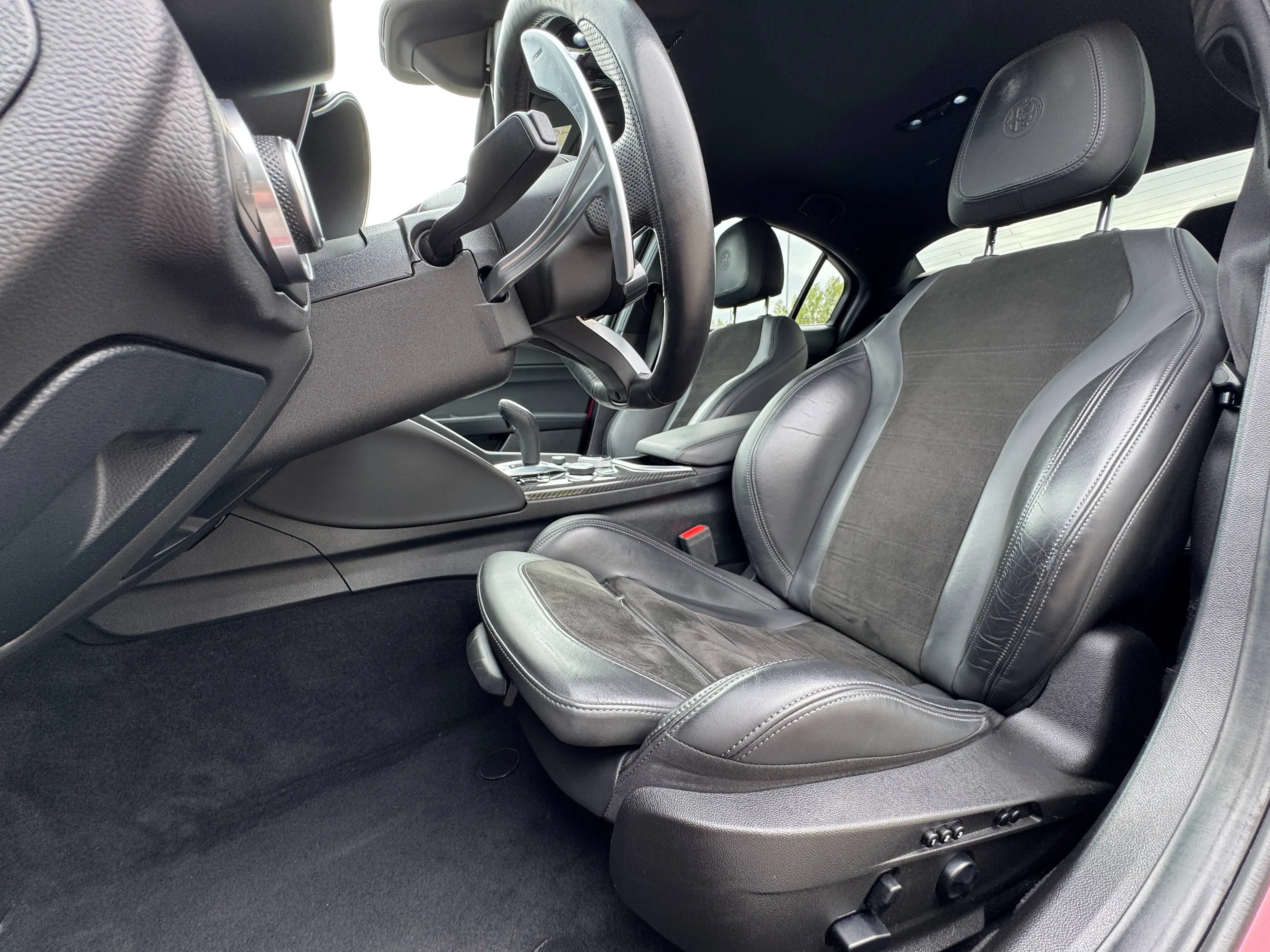 Alfa Romeo Giulia 2.9 T V6 Quadrifoglio Akrapovic/307km/h/CarPlay — photo 11