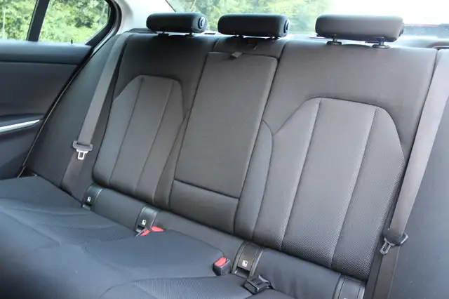 BMW 3 Series view 13