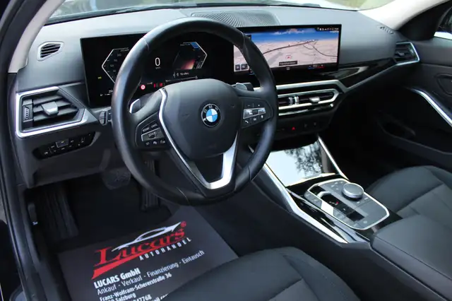 BMW 3 Series view 8