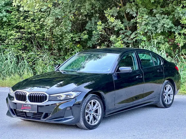BMW 3 Series view 4