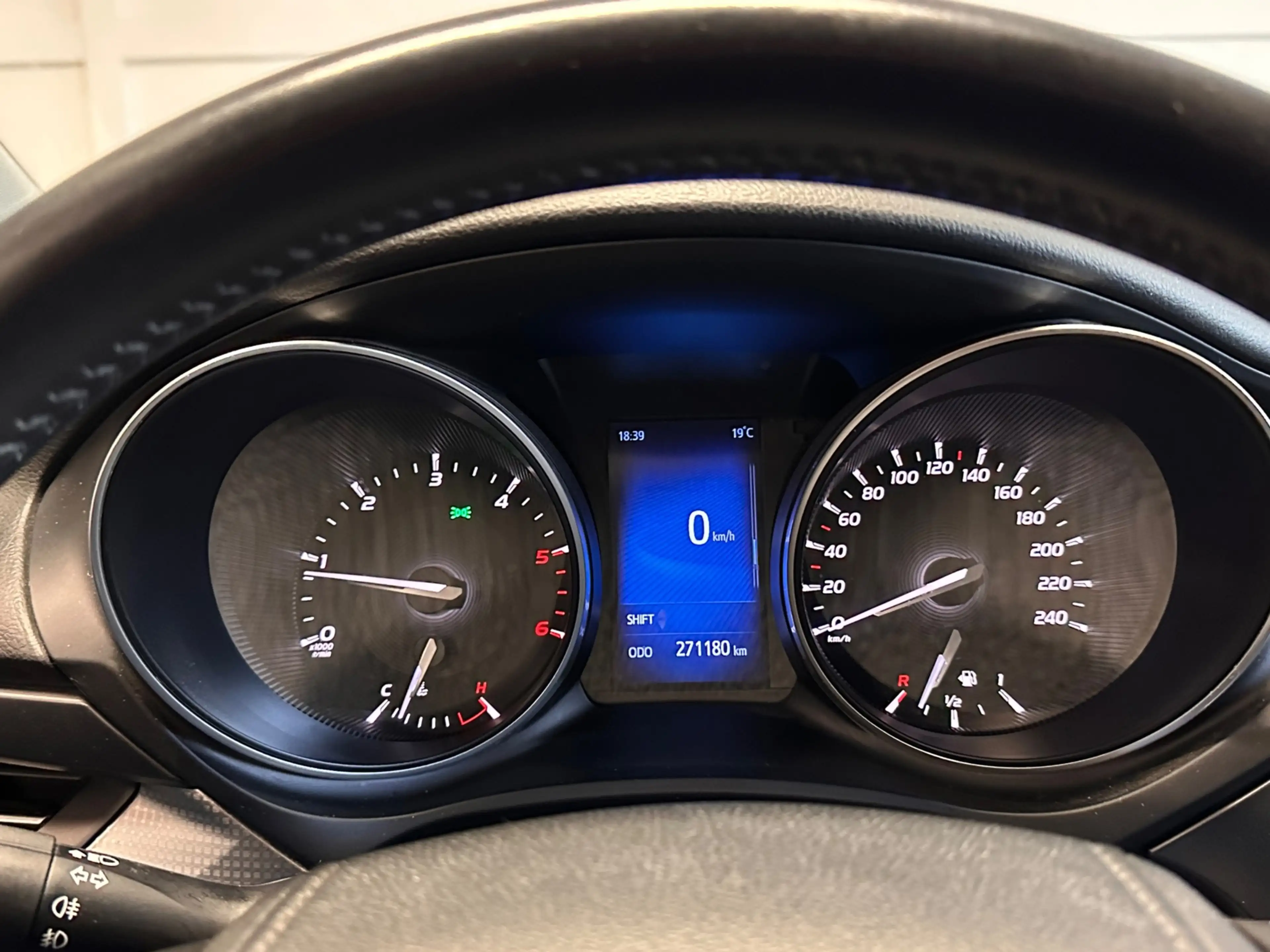 Toyota Avensis Touring Sports 1.6 D-4D-F Lease Pro / 2015 / Leer — photo 11