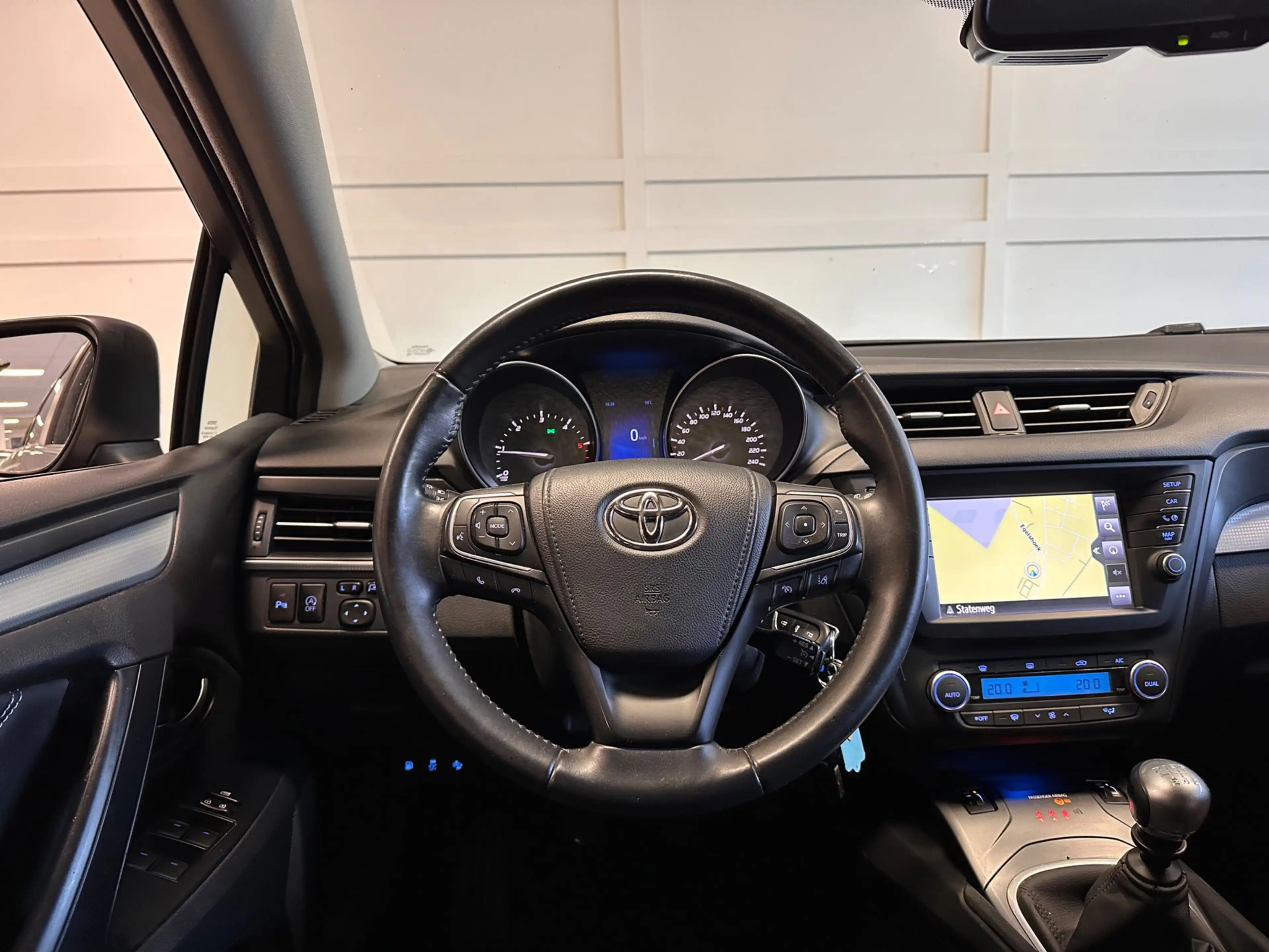 Toyota Avensis Touring Sports 1.6 D-4D-F Lease Pro / 2015 / Leer — photo 6