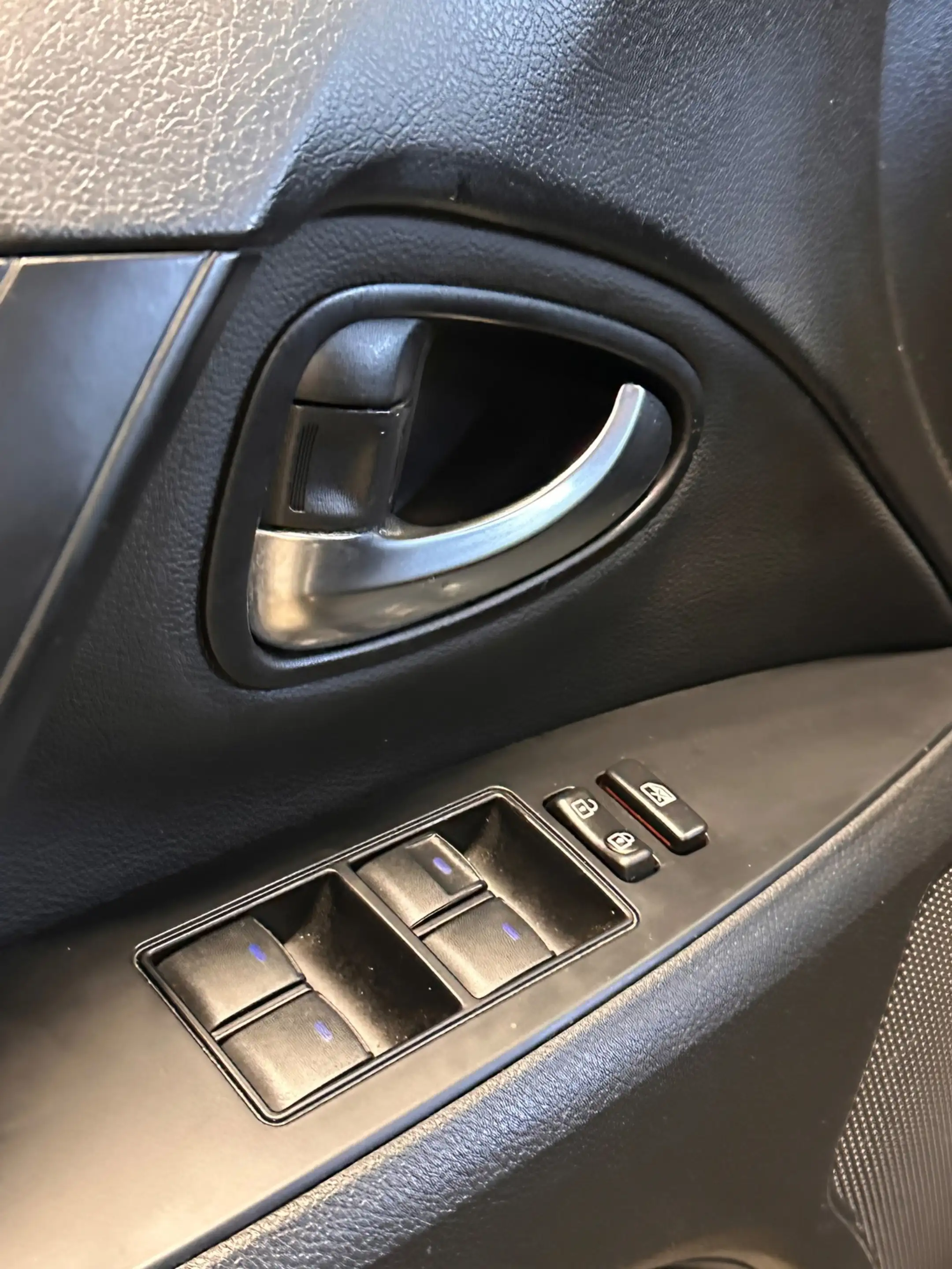 Toyota Avensis Touring Sports 1.6 D-4D-F Lease Pro / 2015 / Leer — photo 12