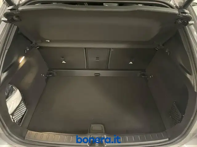Mercedes-Benz GLA view 13