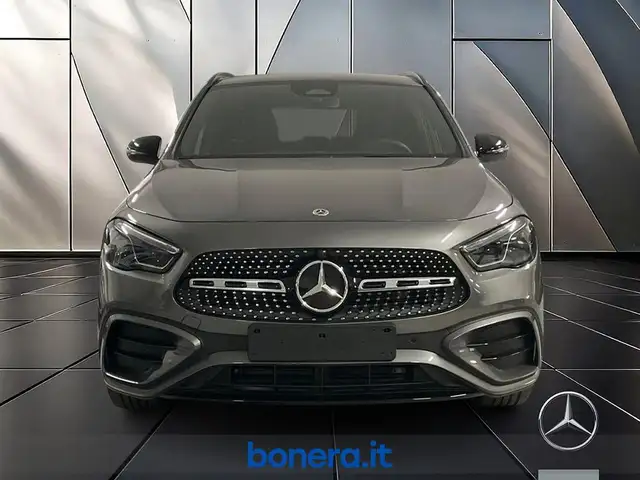 Mercedes-Benz GLA view 2