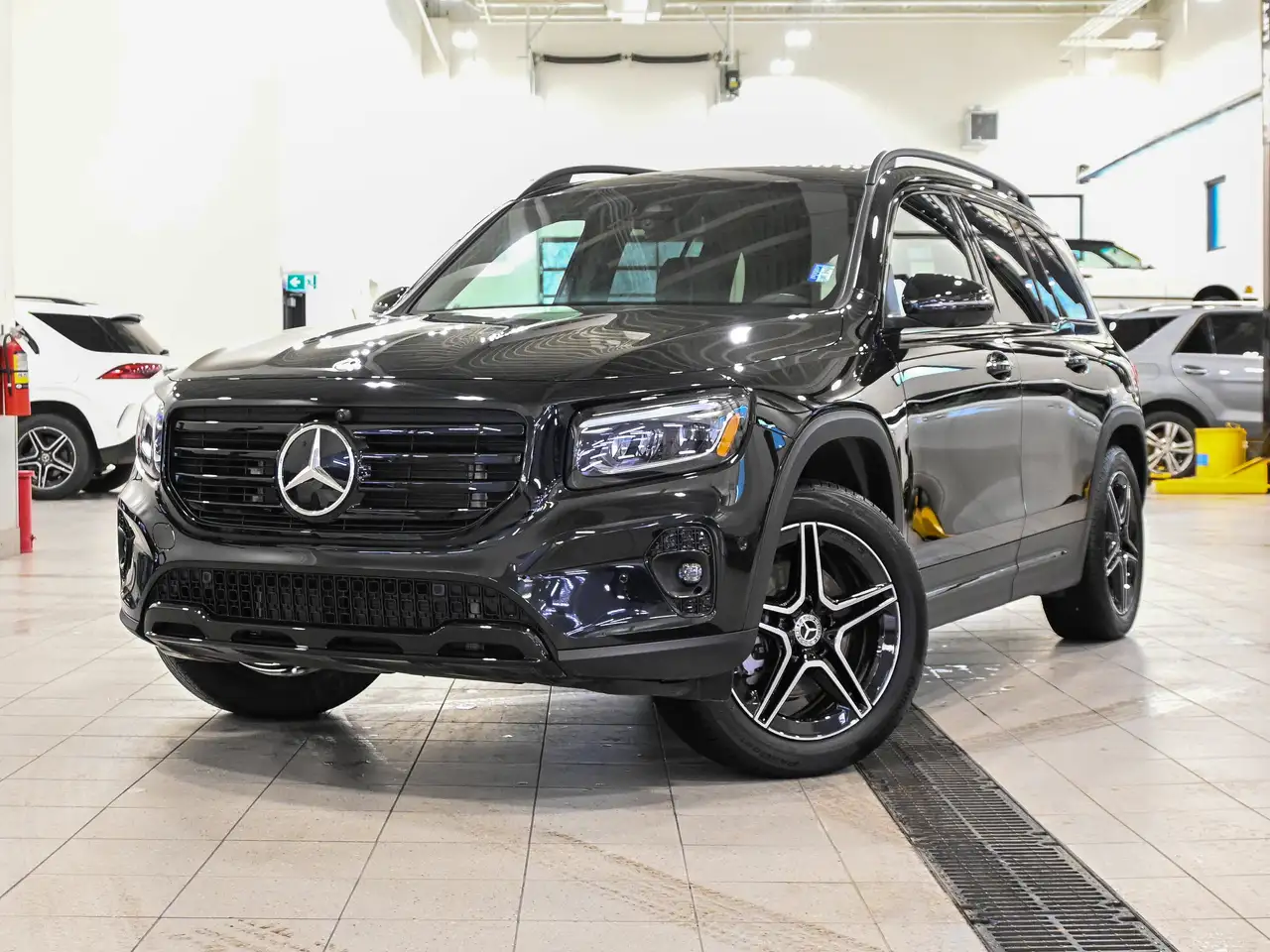 Mercedes-Benz GLB photo Mercedes-Benz GLB