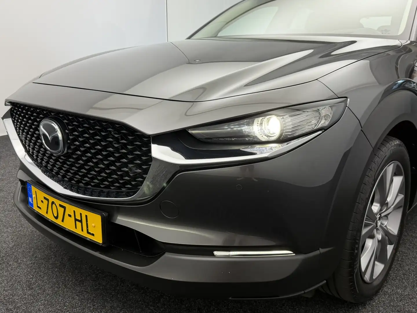 Mazda CX-30 2.0 e-SkyActiv-X M Hybrid Comfort | Head-Up Displa Grijs - 2