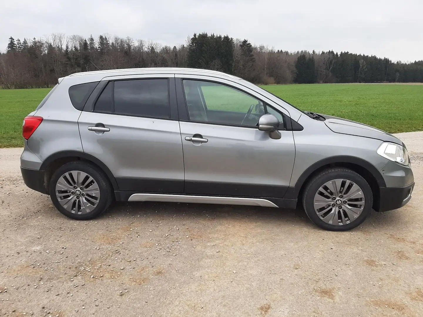 Suzuki SX4 S-Cross 1.6 DDiS Comfort 4x4 TCSS DSG Gris - 2