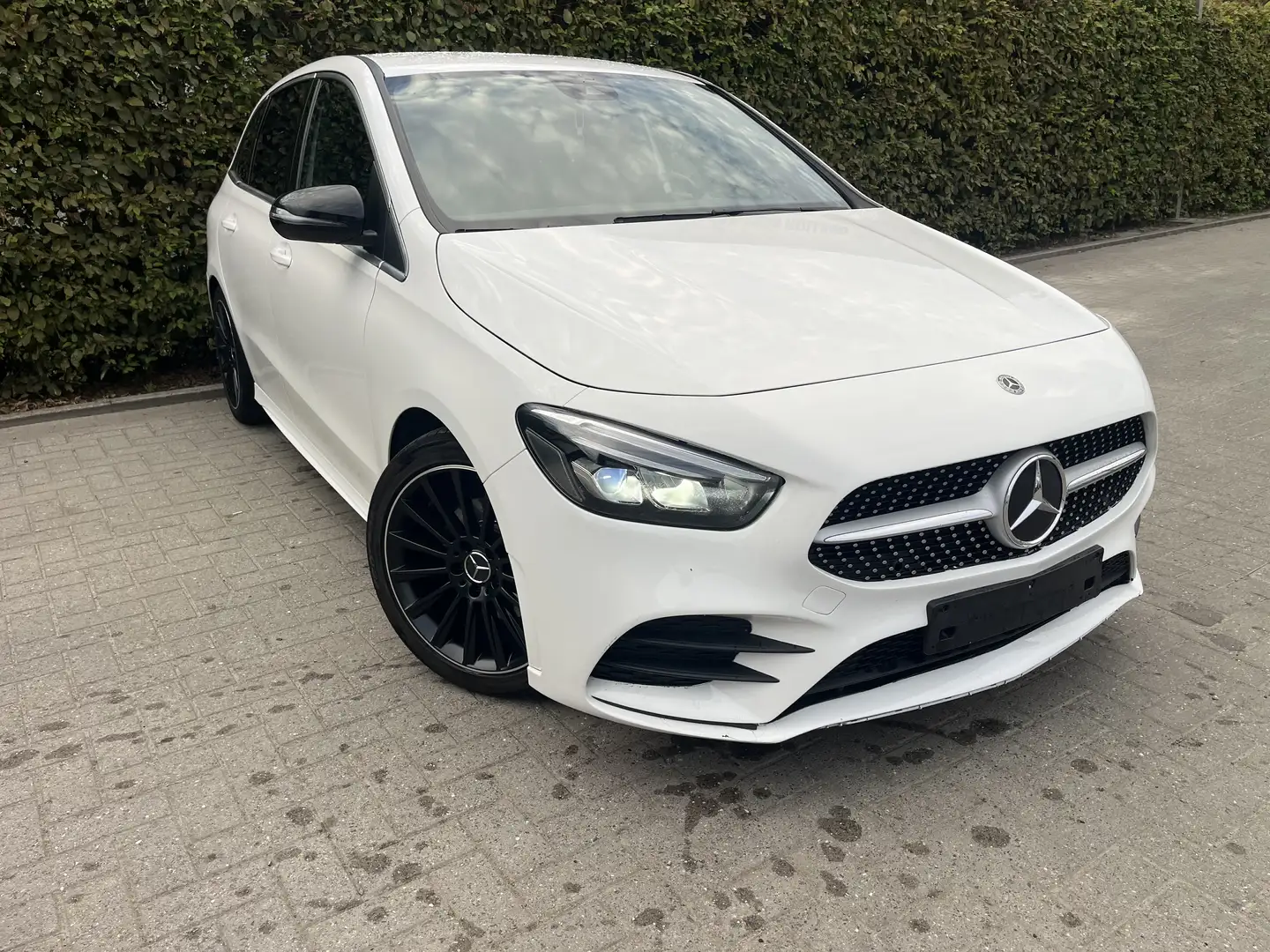 Mercedes-Benz B 180 AMG LINE - 1