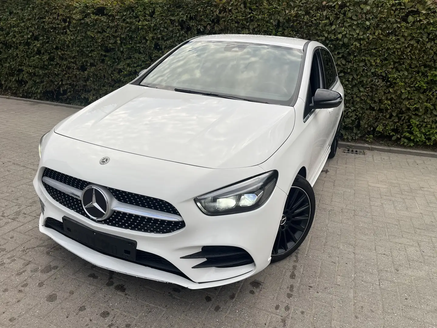 Mercedes-Benz B 180 AMG LINE - 2