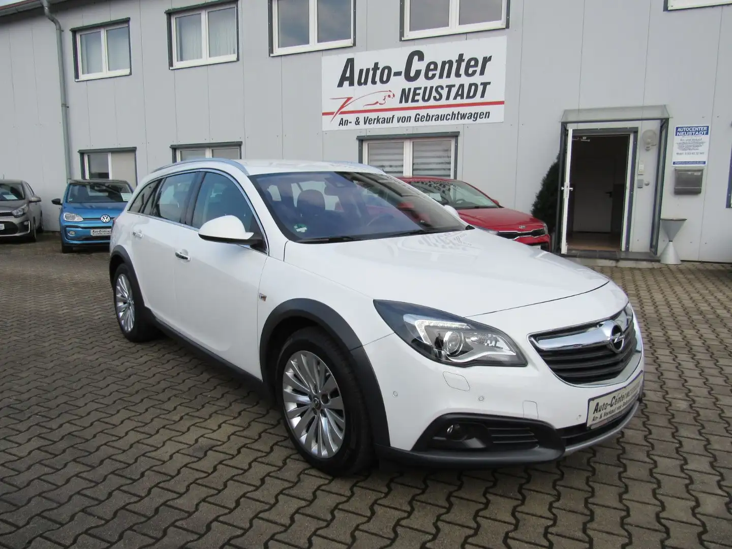 Opel Insignia A Country Tourer ecoFlex 4x4, ACC, NAVI Blanc - 1