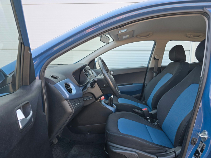 Hyundai i10 FIFA World Cup Edition (1.Hand) — photo 13