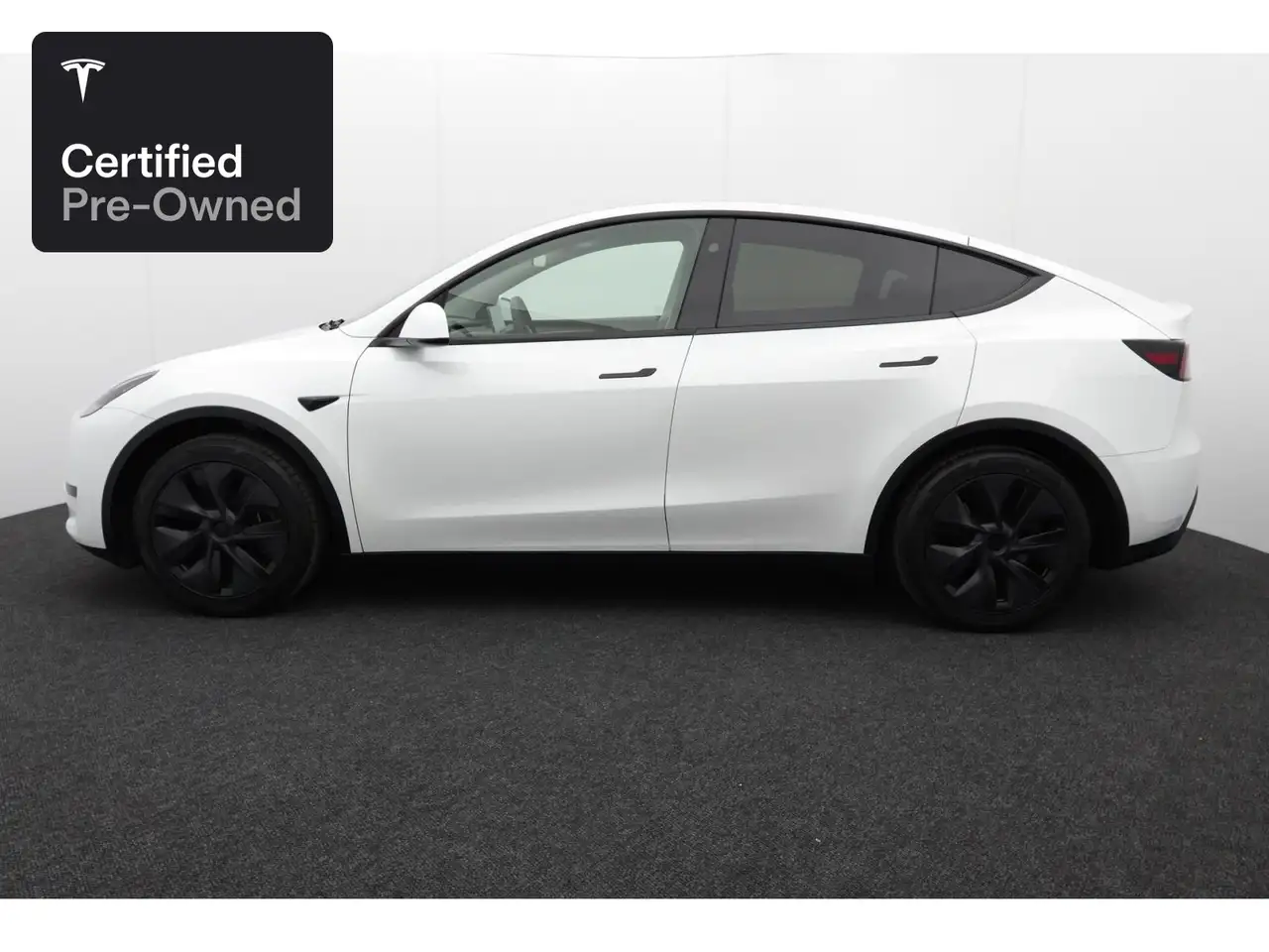 2024 Tesla Model Y Rear-Wheel Drive "Certified Pre-Owned", photograph 5