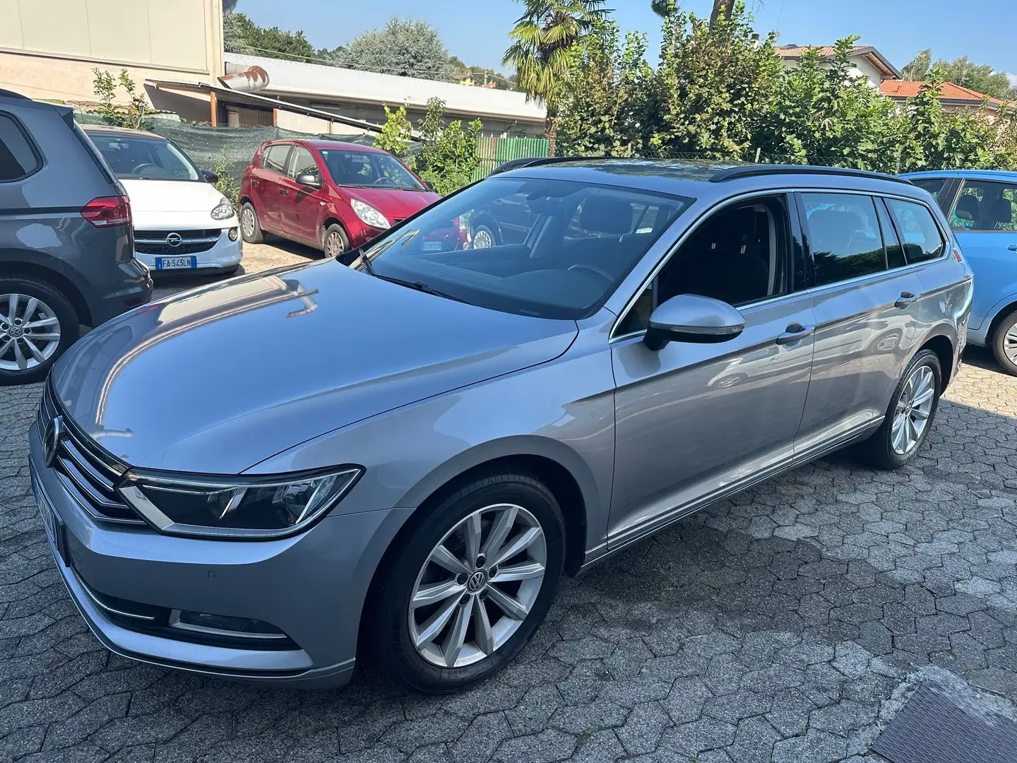 Volkswagen Passat Variant Passat VIII Variant 1.6 tdi 120cv dsg*CERCHI*NAVI Grijs - 1