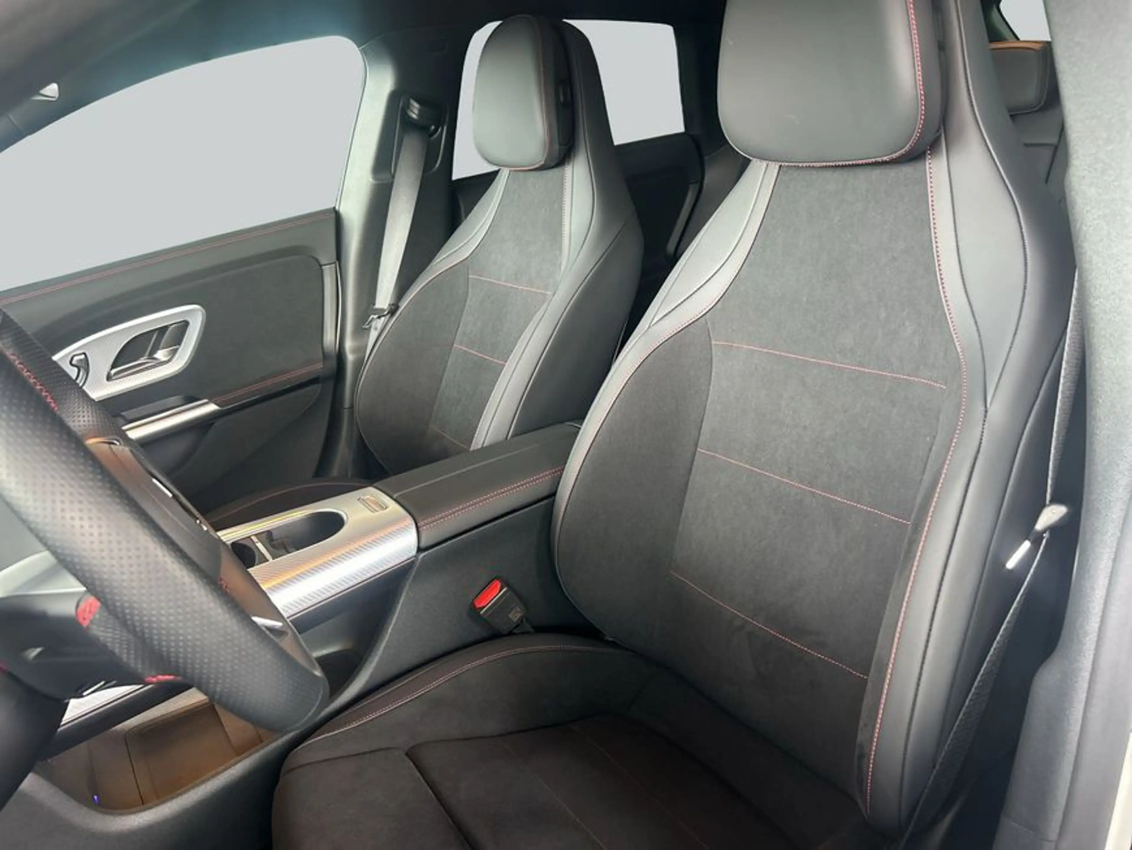 Mercedes-Benz CLA 250 CLA EQ Technologie — photo 11