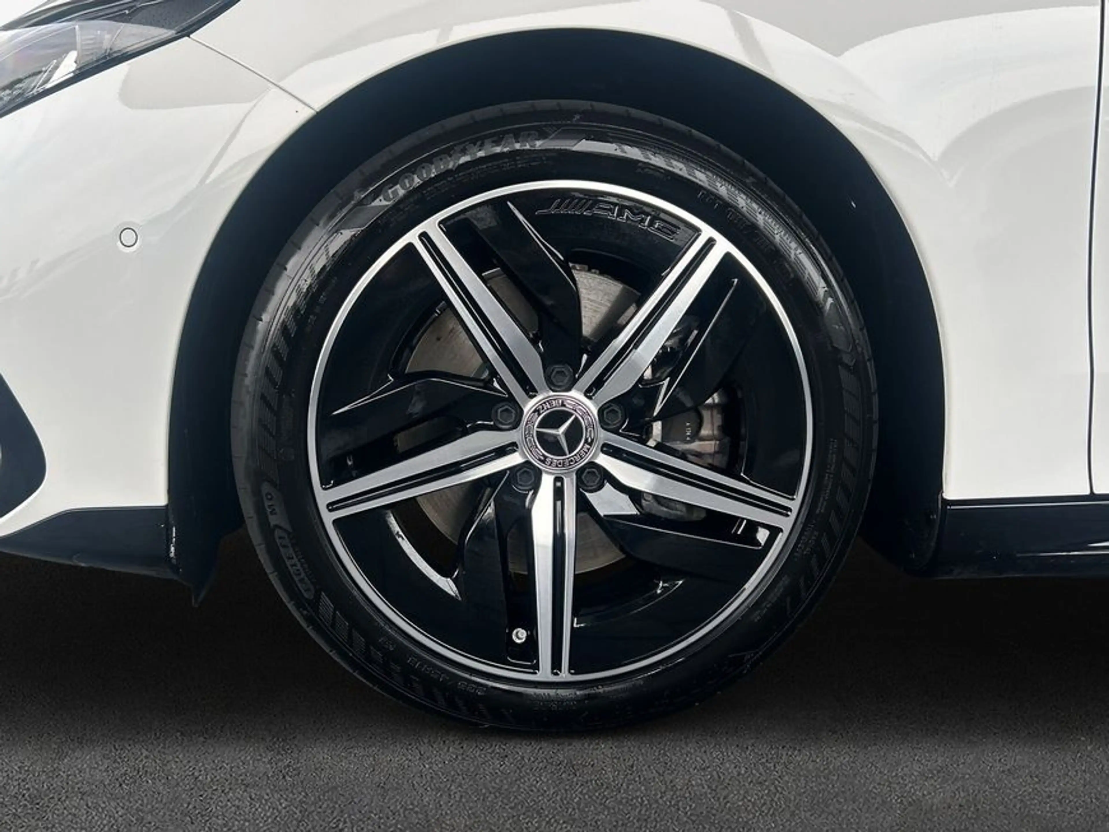 Mercedes-Benz CLA 250 CLA EQ Technologie — photo 8