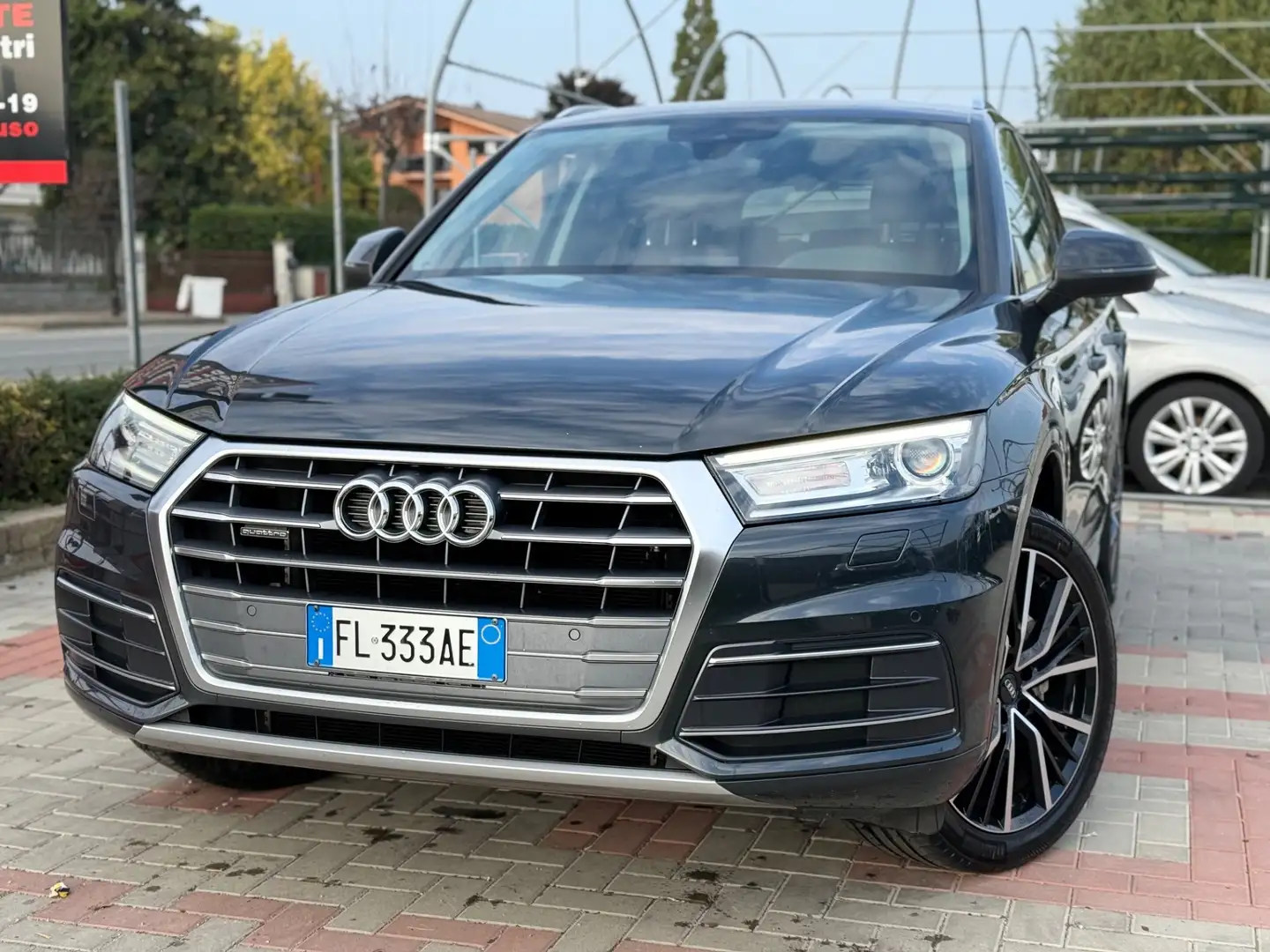 Audi Q5 Q5 2.0 TDI quattro S tronic Business Sport Grigio - 1