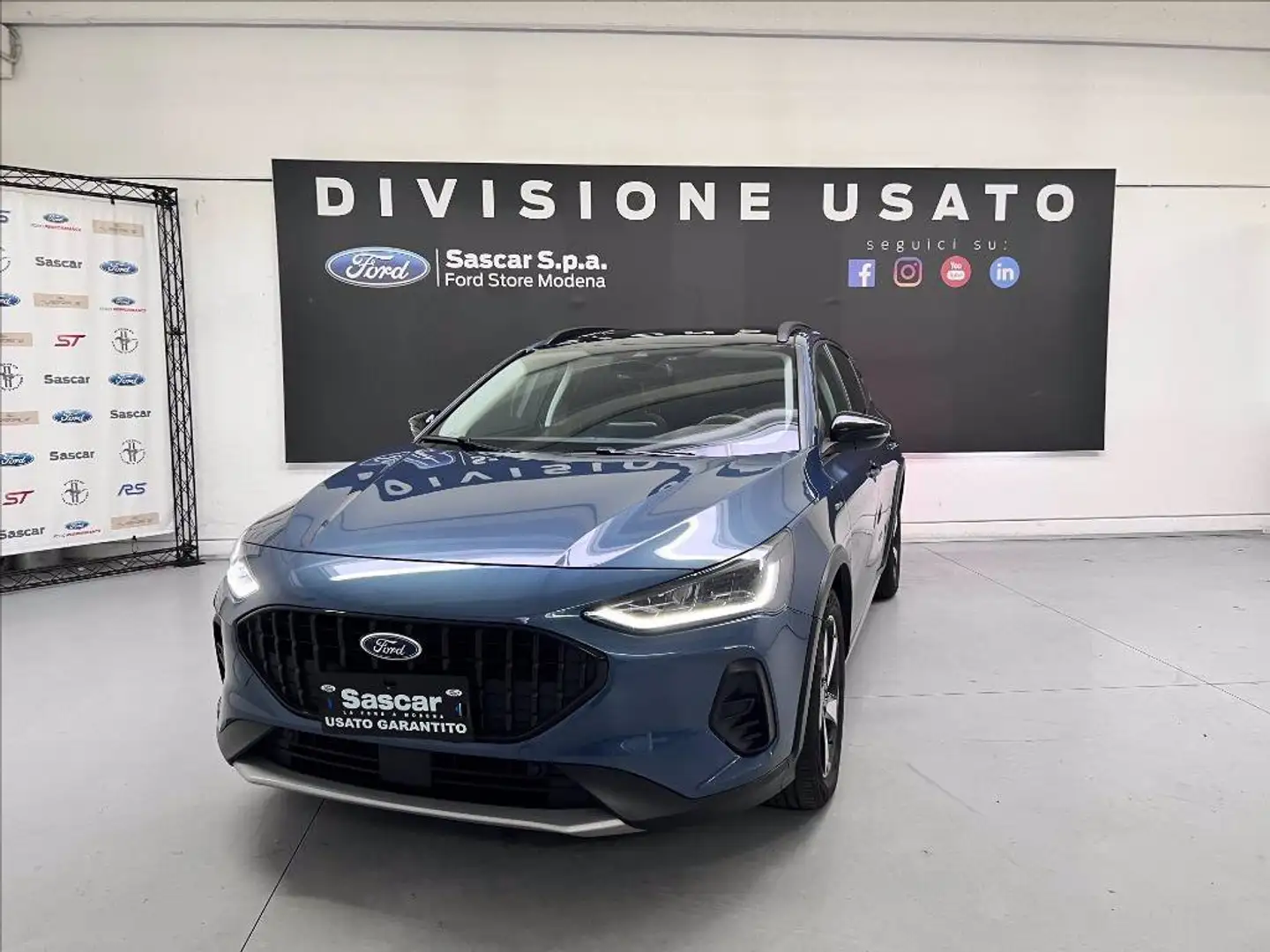 Ford Focus Active 1.0 ecoboost h s&s 125cv my20.75 Gris - 1