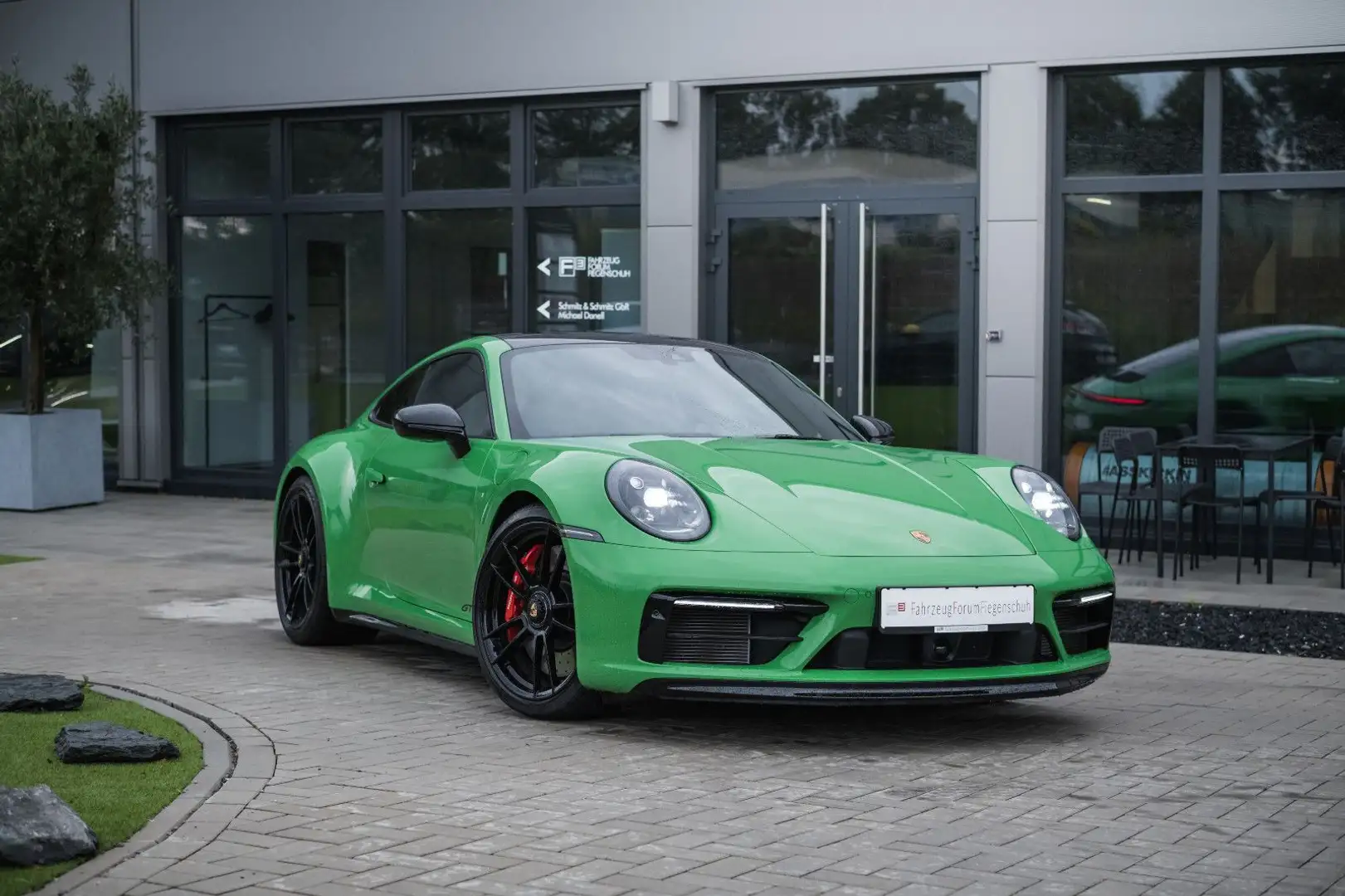Porsche 992 911/992 GTS KARO, LED, PDLS, DAB, Sp.-Design Grün - 2