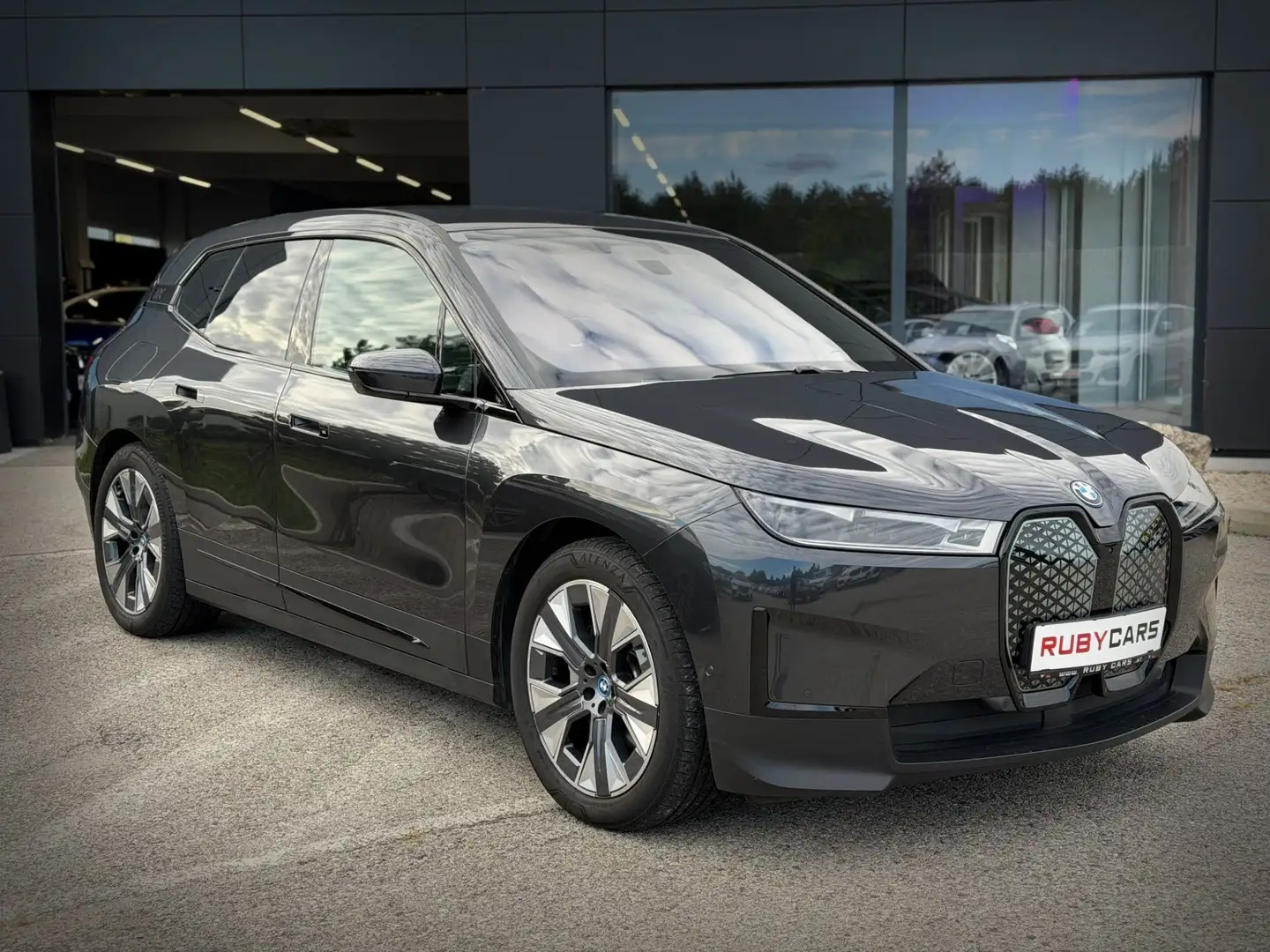 BMW iX xDrive40 71kWh Mwst. Ausweisbar Grau - 1
