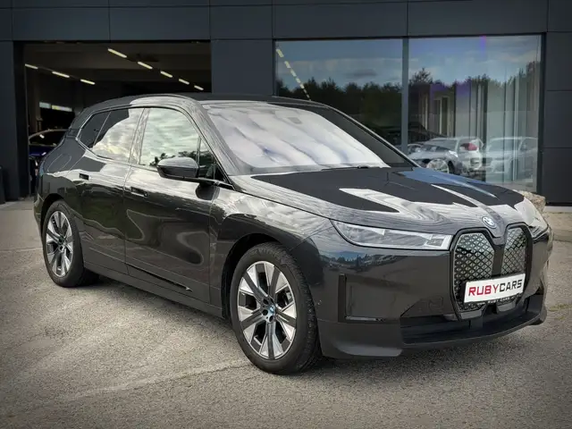 BMW iX xDrive40 71kWh