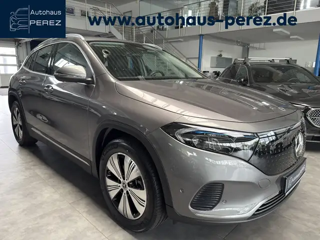 Mercedes-Benz EQA 4M PROGRESSIVE ADVANCED+WINTER DISTRONIC Navi/Keyless Go/LED/Park Assist./Advanced Soundsystem/Sitzhzg./MF Lenkrad