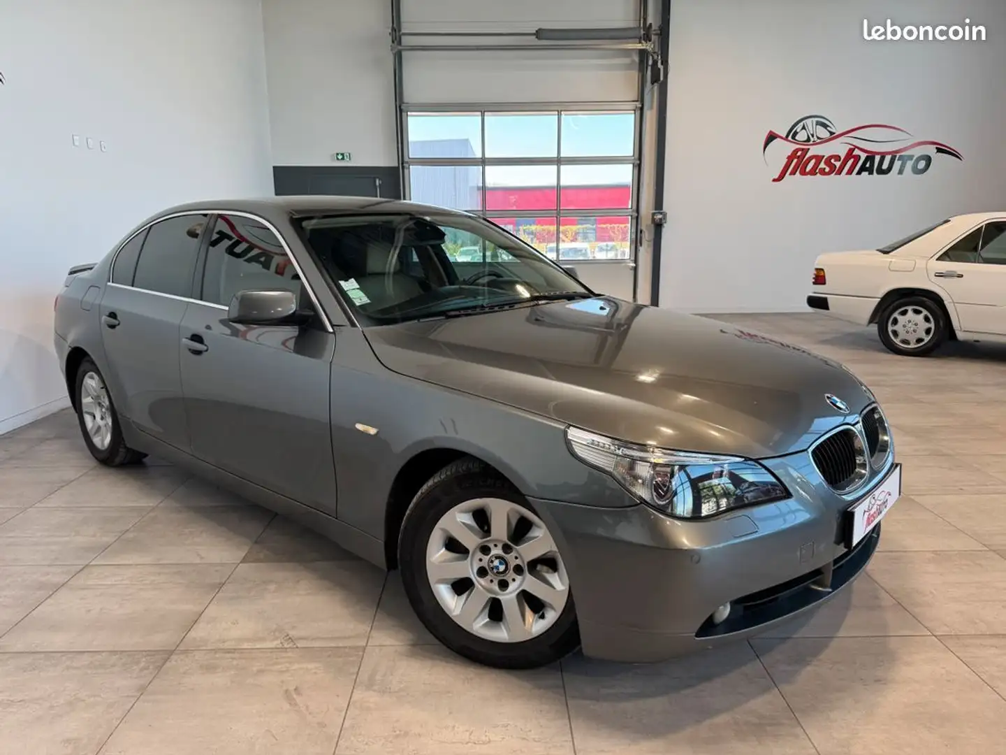BMW 530 SERIE 530d 3.0 d 218cv-BVA Gris - 2