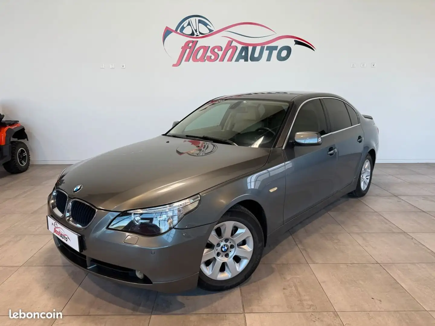 BMW 530 SERIE 530d 3.0 d 218cv-BVA Gris - 1