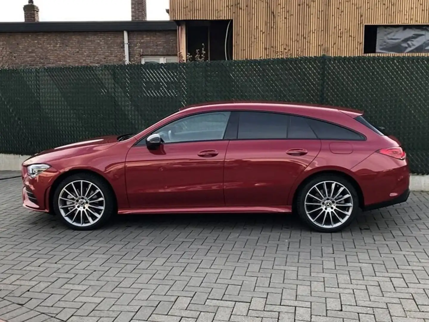 Mercedes-Benz CLA 250 e AMG Rood - 2