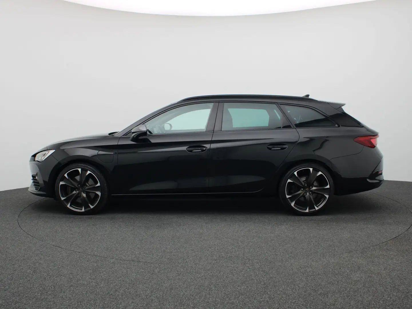 CUPRA Leon Sportstourer 1.4 e-Hybrid 245 PK DSG lederen bekle Zwart - 2