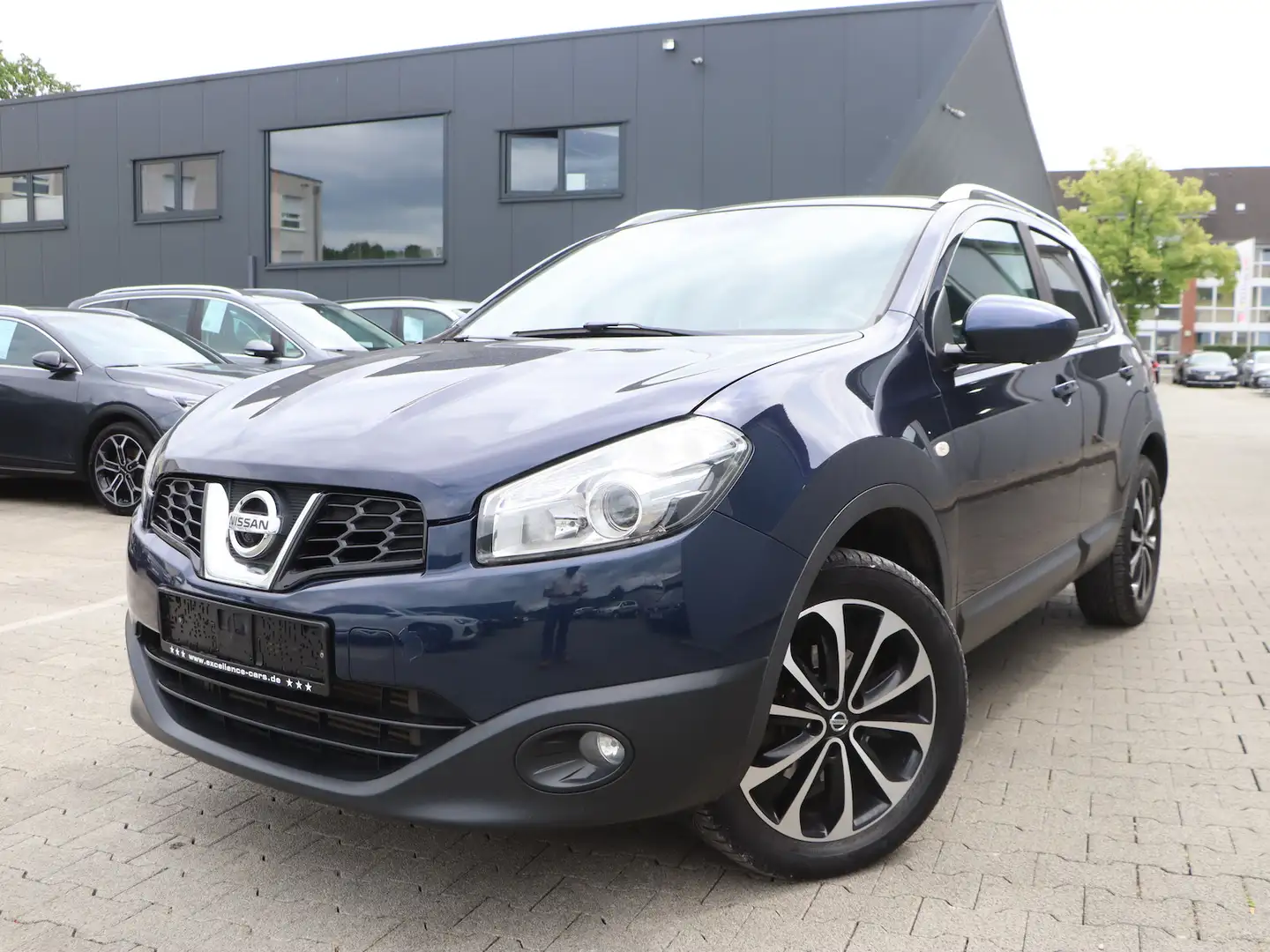 Nissan Qashqai 1.6 dCi I-WAY / PANORAMA,NAVI+360°KAMERA Blau - 1