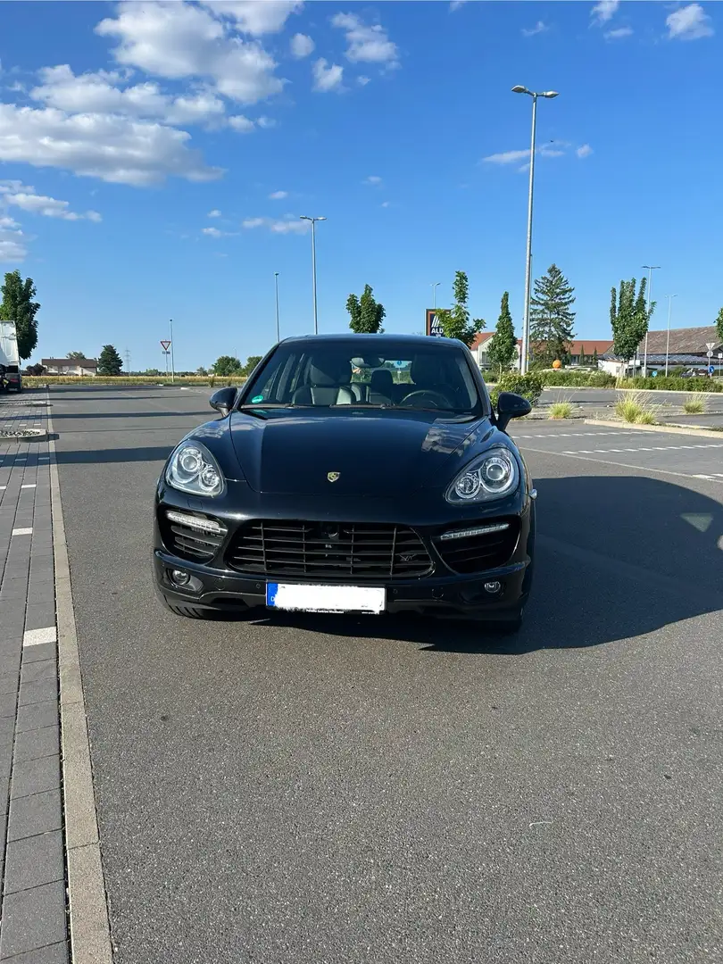 Porsche Cayenne Turbo - 1