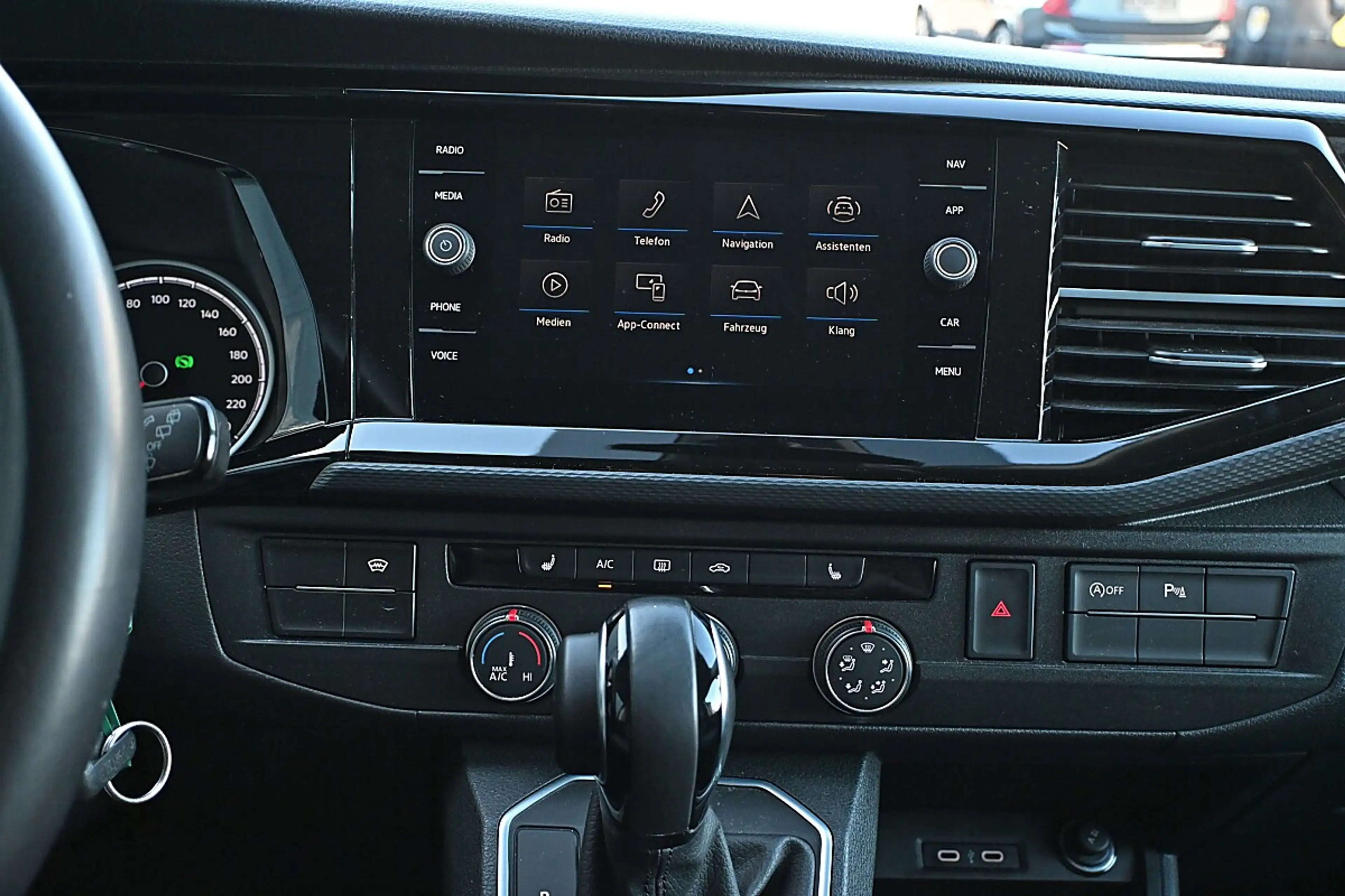Volkswagen T6.1 Multivan Multivan Comfortline 2,0 TDI 4Motion DSG ACC, A... — photo 15