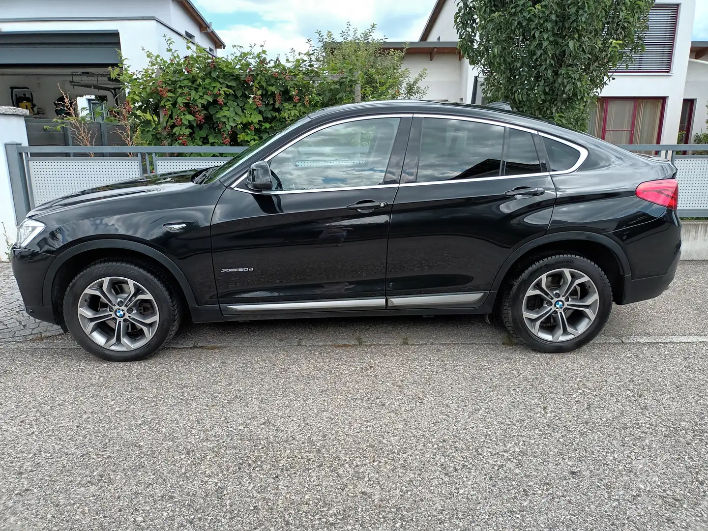 BMW X4 X4 xDrive 20d xLine Aut. xLine Schwarz - 2