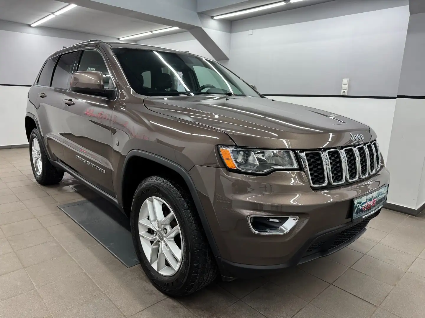 Jeep Grand Cherokee Laredo 3.6 Walnut/AHK2,8T/SHZ/NAV Braun - 2