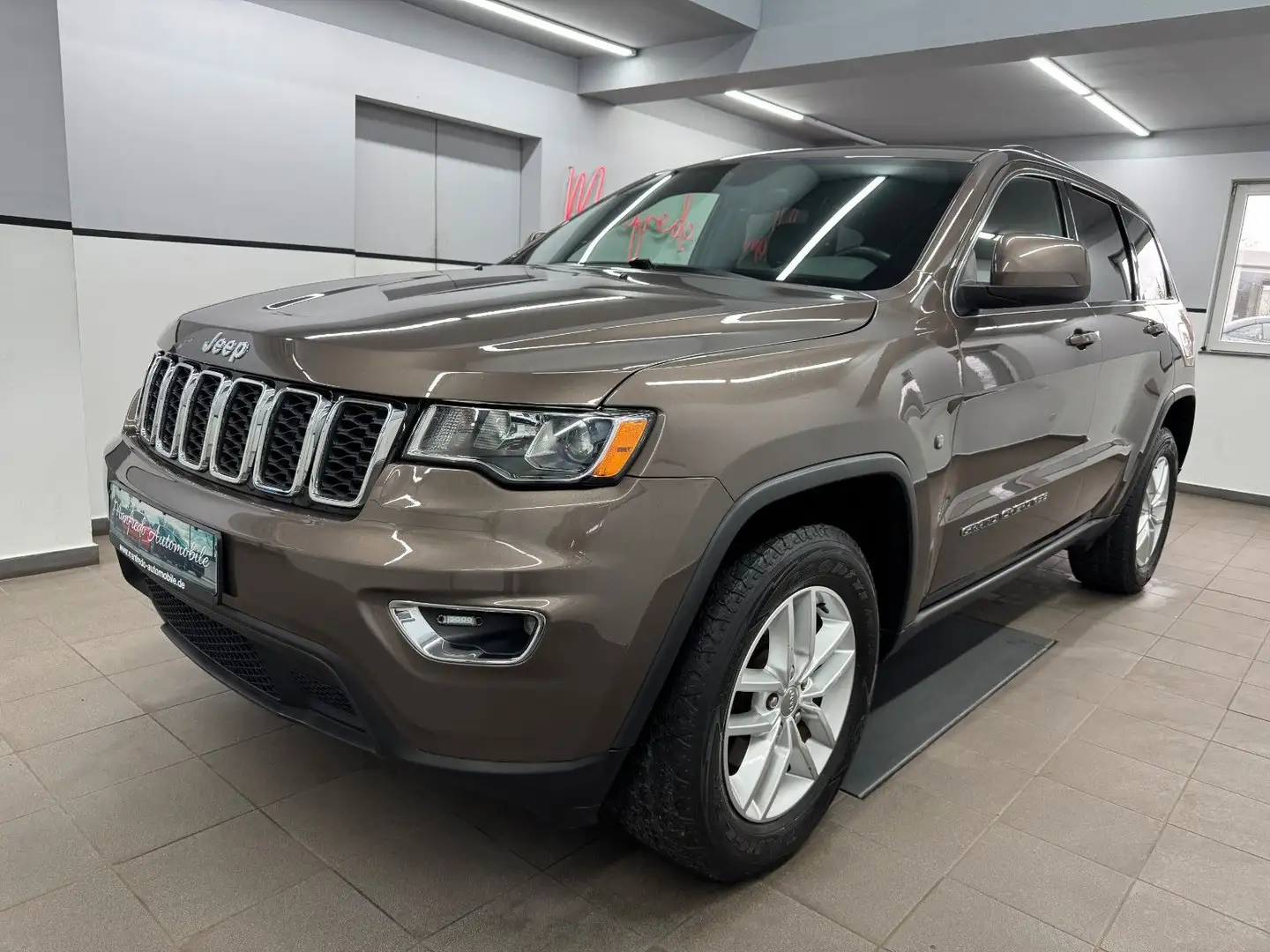 Jeep Grand Cherokee Laredo 3.6 Walnut/AHK2,8T/SHZ/NAV Braun - 1