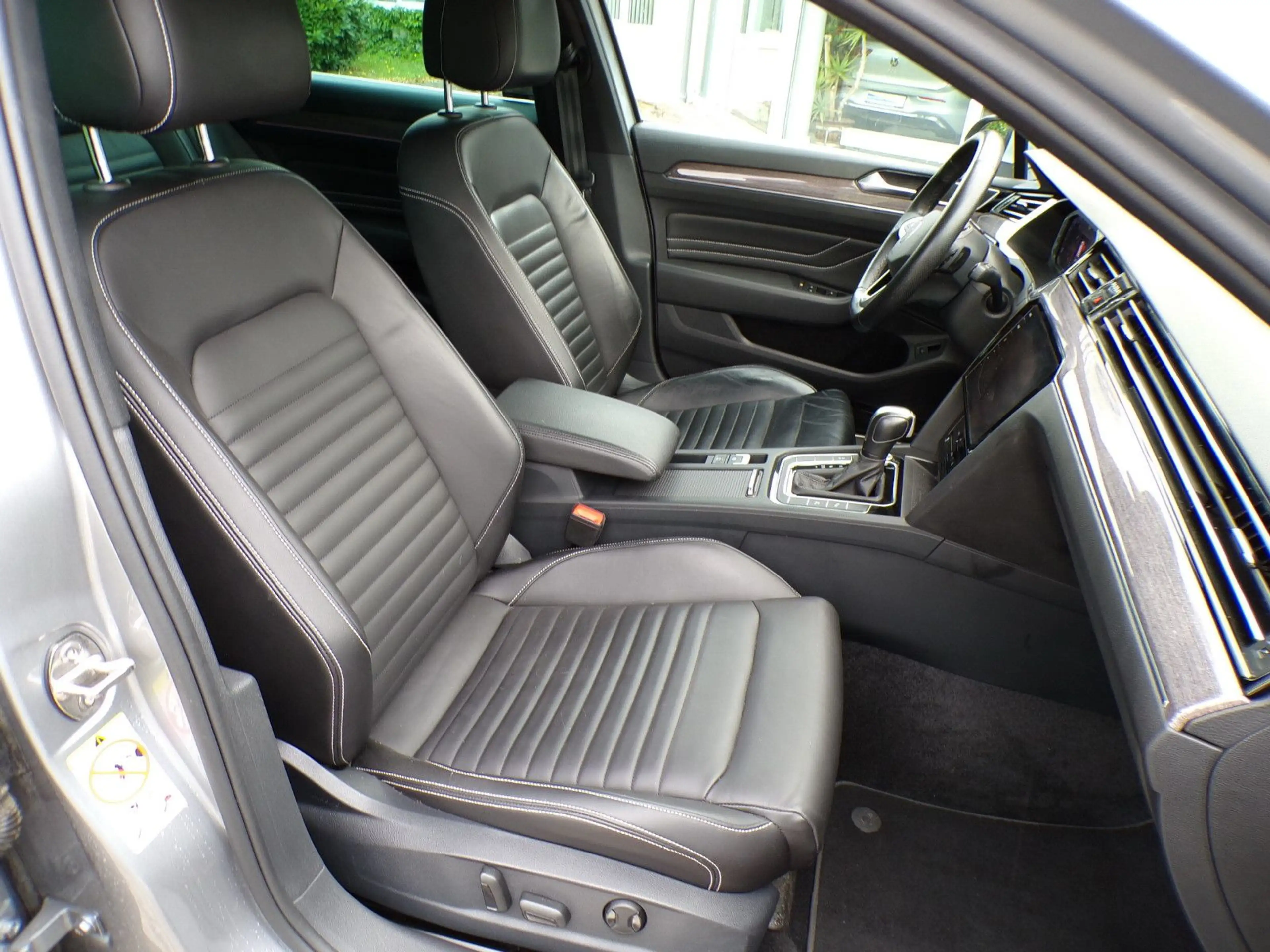 Volkswagen Passat Variant Alltrack 4Motion — photo 13