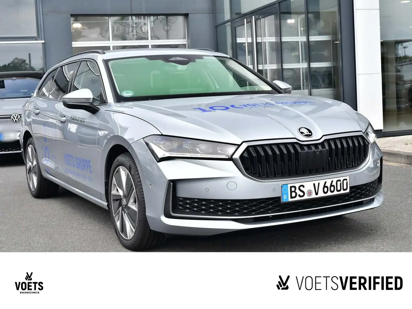 Skoda Superb Combi Selection 2.0 TDI DSG AHK+MATRIX-LED Silber - 2