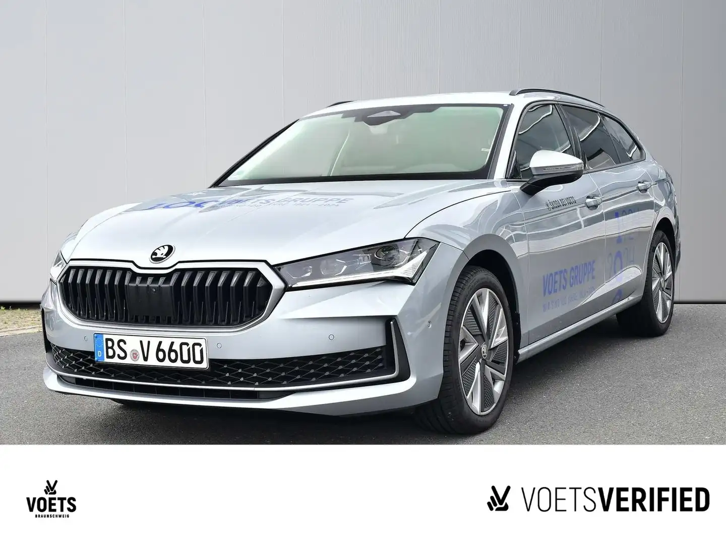Skoda Superb Combi Selection 2.0 TDI DSG AHK+MATRIX-LED Silber - 1